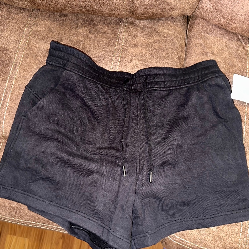 NWT Lululemon Loungeful Shorts, Black Size 12